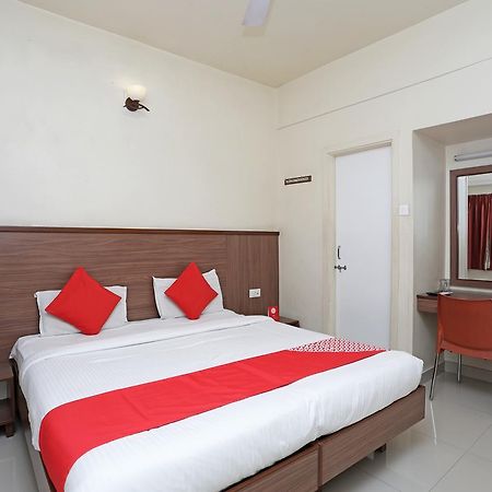 Oyo 4104 Surya Villa Пюн Екстериор снимка
