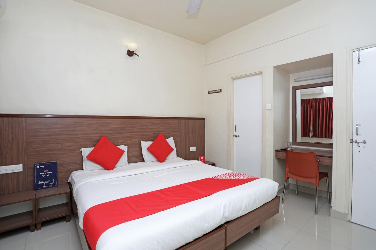 Oyo 4104 Surya Villa Пюн Екстериор снимка