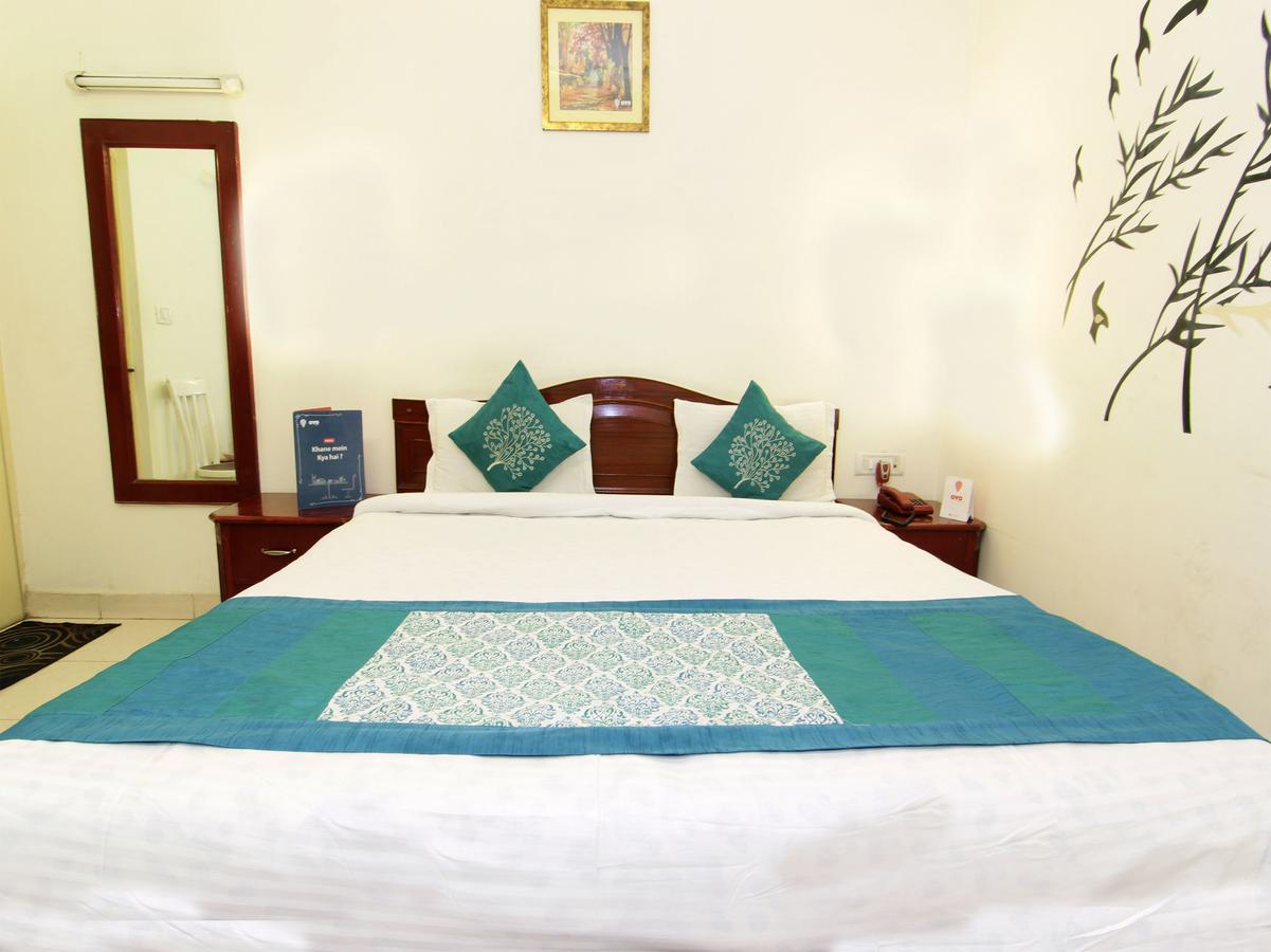 Oyo 4104 Surya Villa Пюн Екстериор снимка