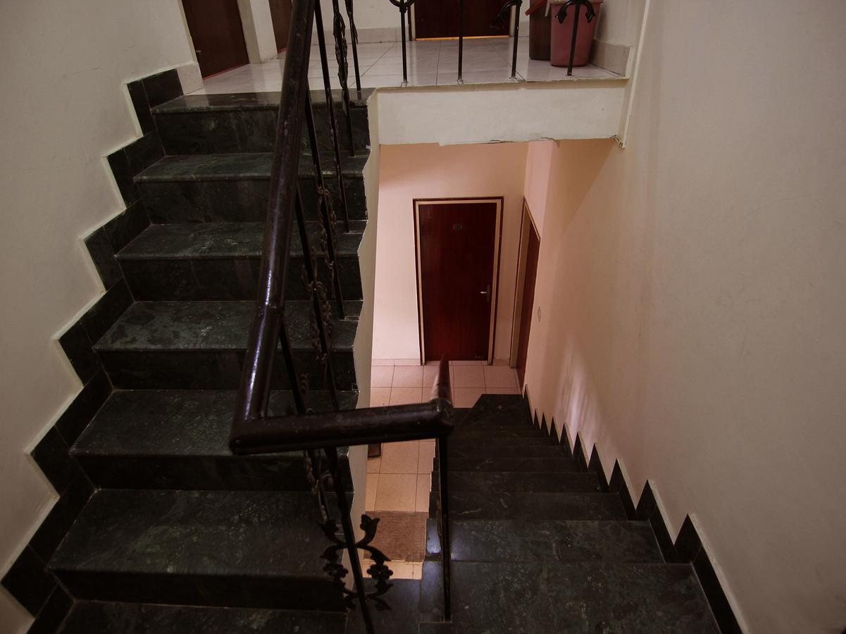 Oyo 4104 Surya Villa Пюн Екстериор снимка