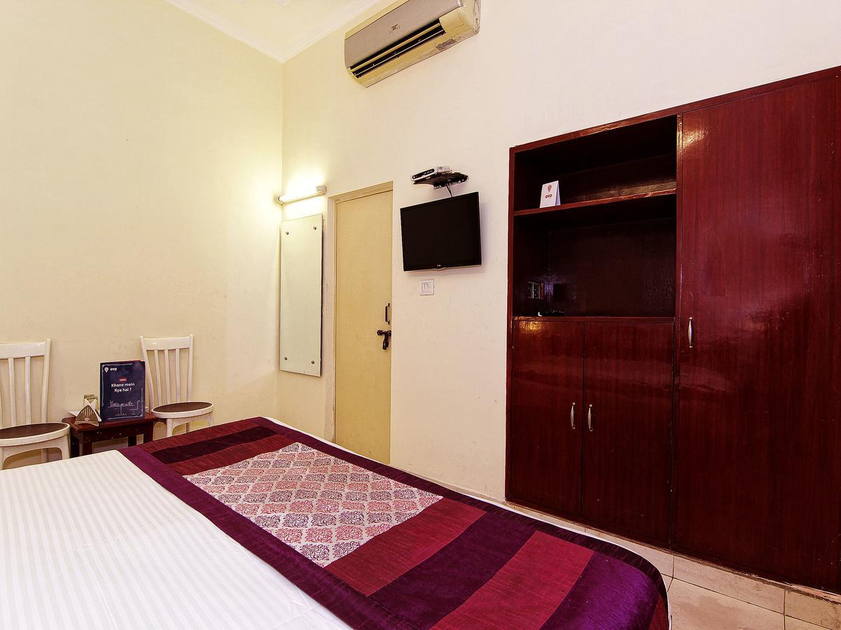 Oyo 4104 Surya Villa Пюн Екстериор снимка