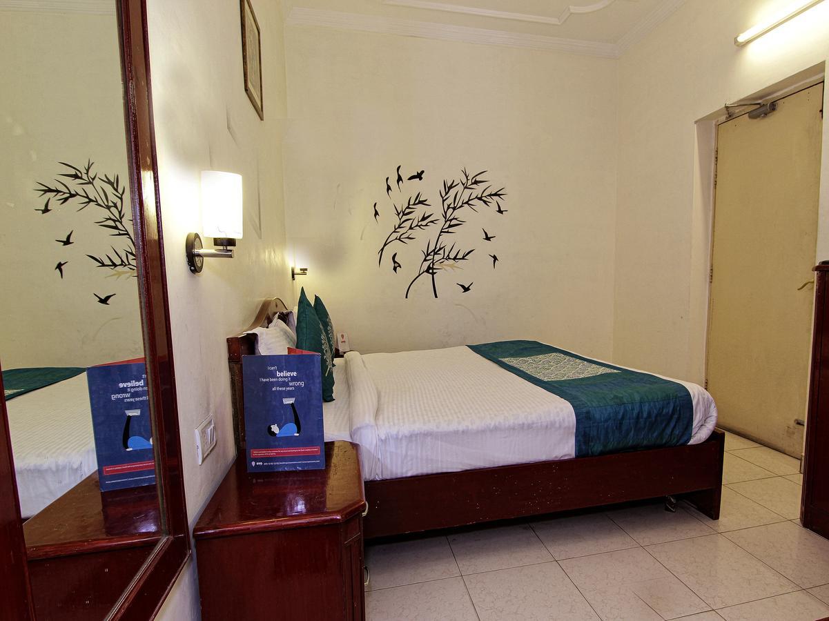 Oyo 4104 Surya Villa Пюн Екстериор снимка