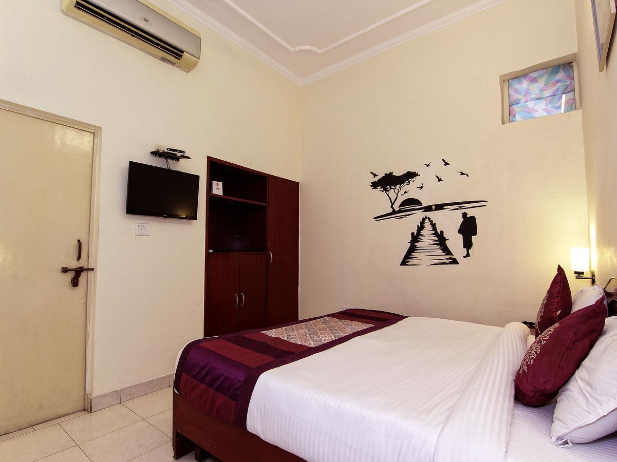 Oyo 4104 Surya Villa Пюн Екстериор снимка