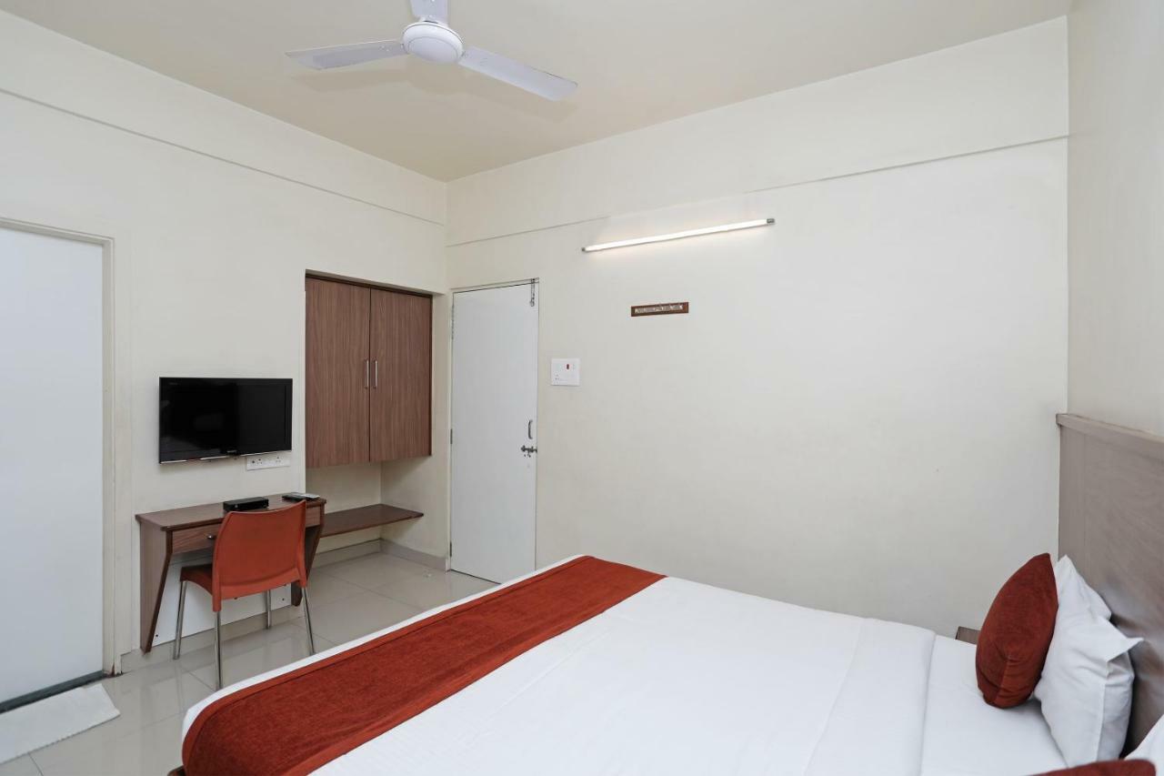 Oyo 4104 Surya Villa Пюн Екстериор снимка