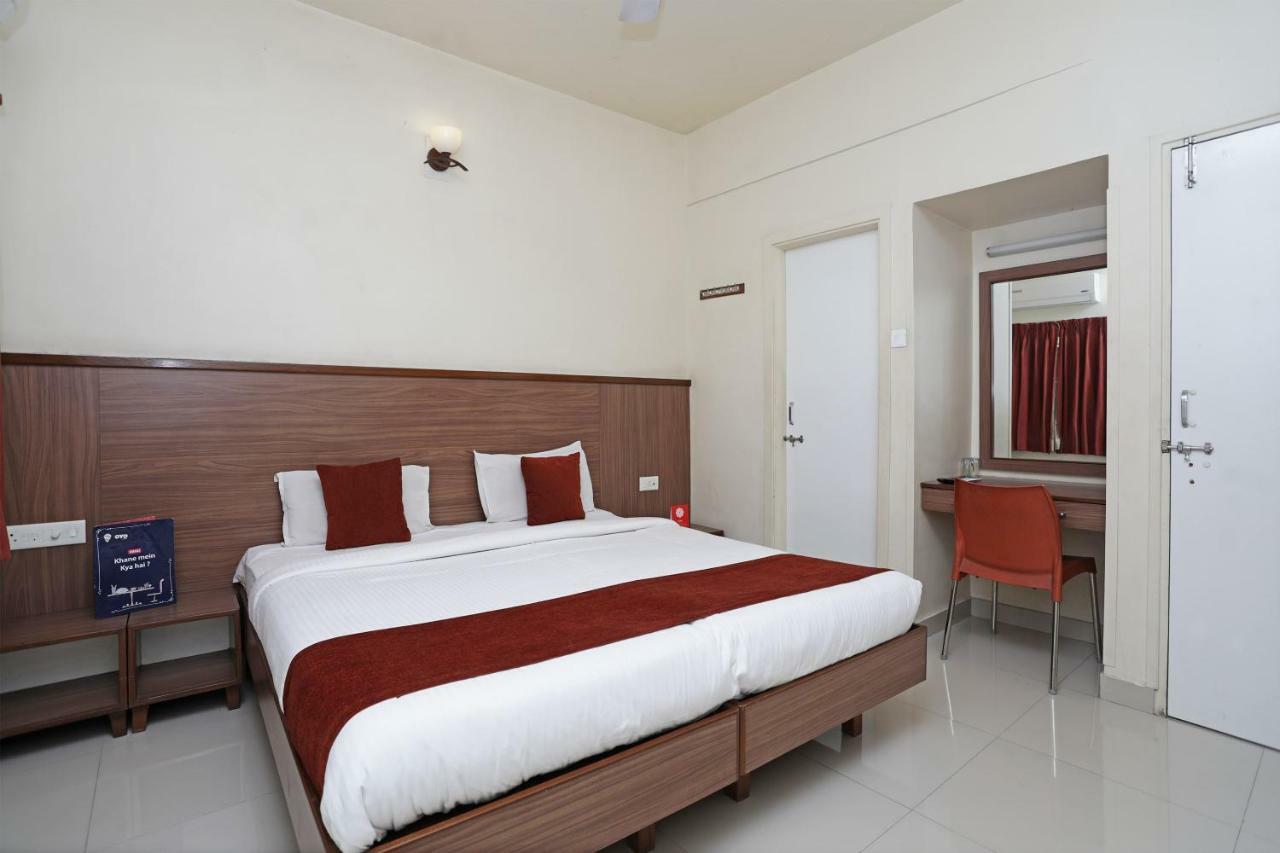 Oyo 4104 Surya Villa Пюн Екстериор снимка