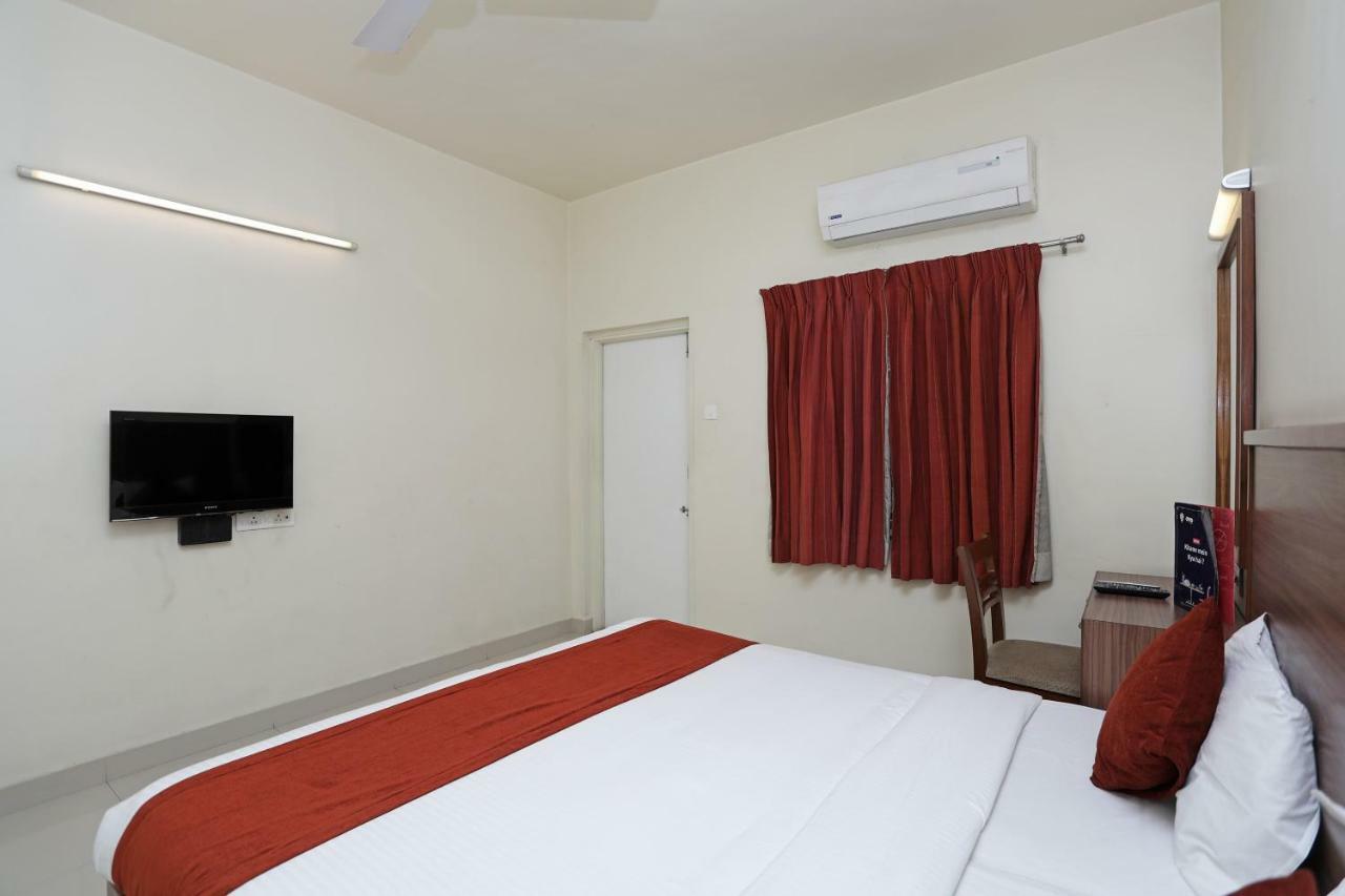 Oyo 4104 Surya Villa Пюн Екстериор снимка